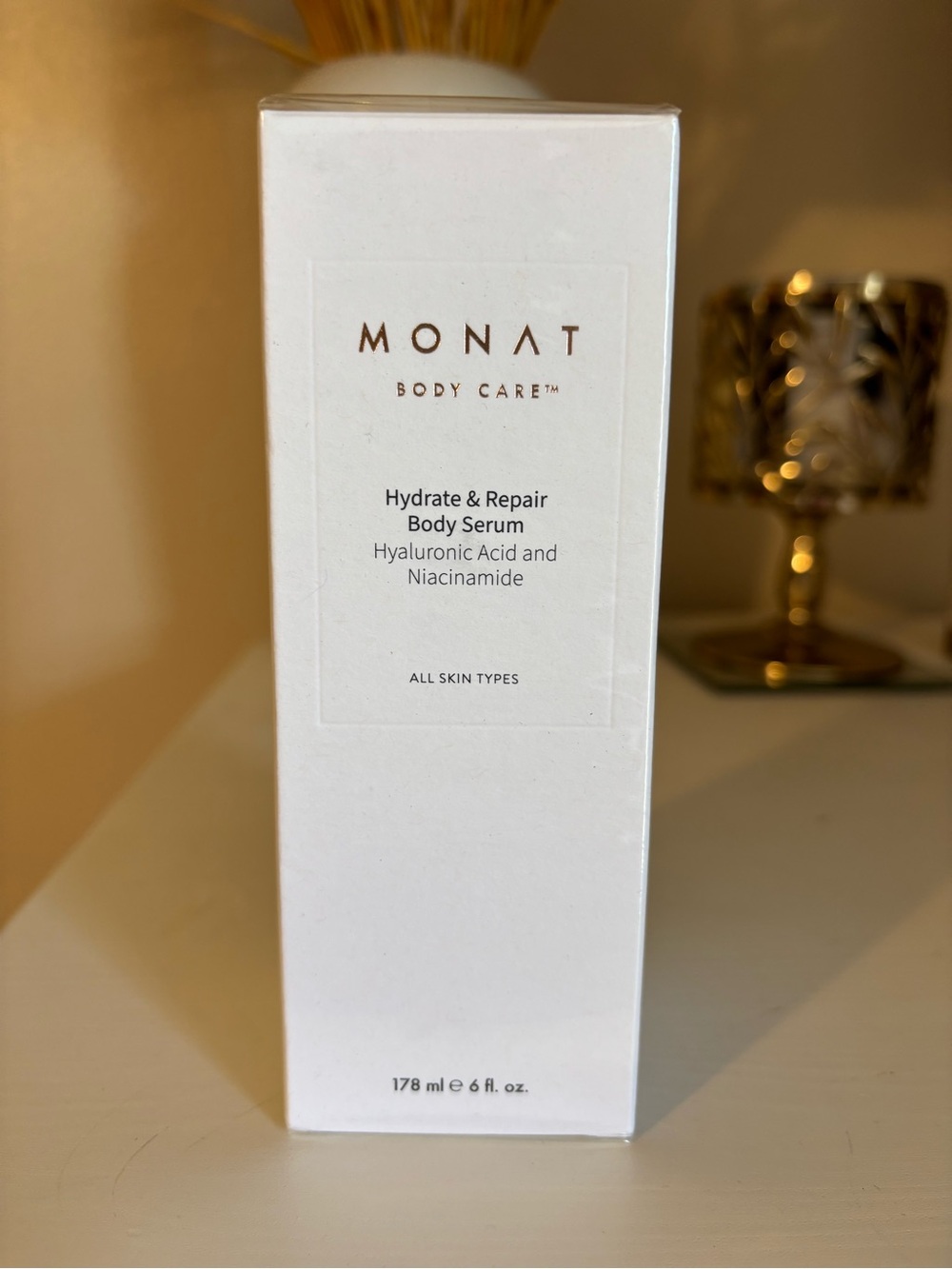 MONAT Hydrate & Repair Body Serum - White